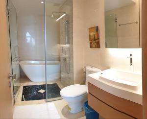 Koupelna v ubytování LUXURIOUS EXQUISITE SEAVIEW PRIVATE MARINA CONDOMINIUM