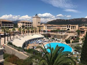 Piscina di Studio vue mer et Esterel o nelle vicinanze