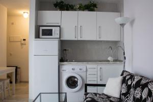 Kuchyňa alebo kuchynka v ubytovaní ESTUDIO EN ZONA CENTRO DE MALAGA + 6 fotografií
