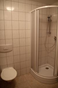 Kúpeľňa v ubytovaní Pension 48 + 28 fotografií