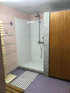 Koupelna v ubytování quarto familiar zona guimaraes