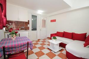 Kuchyň nebo kuchyňský kout v ubytování Apartments Kruna Jovanović