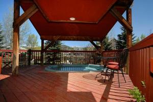 The swimming pool at or close to Cristiana Guesthaus