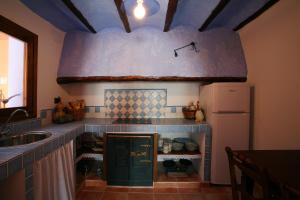 Dapur atau dapur kecil di Casa Rural Los Pedregales