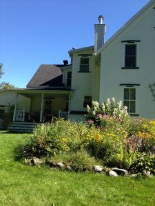 Gallery image of B&B Hillhouse in Lac-Brome