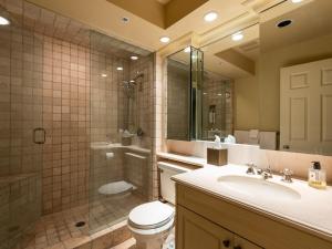 Phòng tắm tại Gibbons Life Accommodations