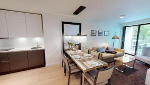Kuchyň nebo kuchyňský kout v ubytování White Pearl Apartment 1.06