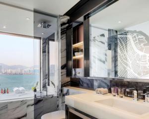Hyatt Centric Victoria Harbour 욕실 사진 37개 이상
