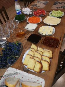 Φαγητό σε αυτό το διαμέρισμα ή κάπου εκεί κοντά