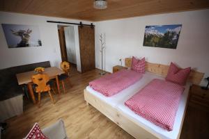 Posteľ alebo postele v izbe v ubytovaní Bergbauernhof Pabulariu