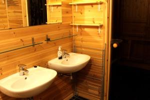 Kylpyhuone majoituspaikassa Linnaeus - 6 person cabin