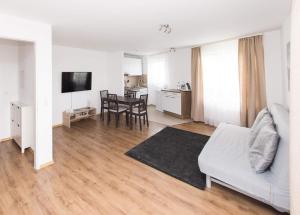 Kuchyň nebo kuchyňský kout v ubytování Outlet-Apartment Metzingen