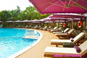 Con Khuong Resort Can Tho内部或周边的泳池