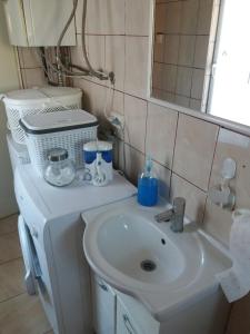 Un baño de Modern&Cozy Bosnian house with GARDEN+FREE parking