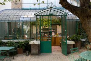 Gallery image of Veeve - The Library Wall in Paris