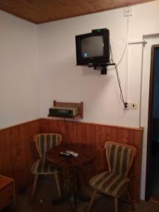 TV a/nebo společenská místnost v ubytování U Skrblíka - restaurace a penzion