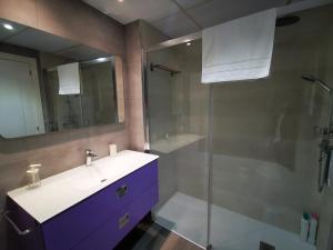 Ein Badezimmer in der Unterkunft VTZ El Balcón de Torre Nueva III