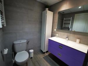 Ein Badezimmer in der Unterkunft VTZ El Balcón de Torre Nueva III