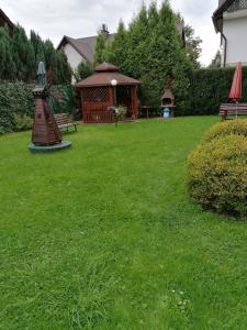 Zahrada ubytování Pokoje nad Rabą