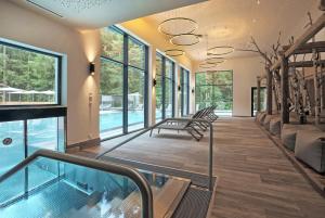Basen w obiekcie Aktivhotel Waldhof lub w pobliżu