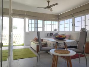 A seating area at Apto/Suite Santa Cruz Tenerife