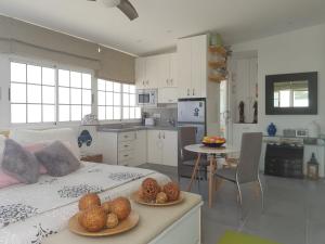 A kitchen or kitchenette at Apto/Suite Santa Cruz Tenerife