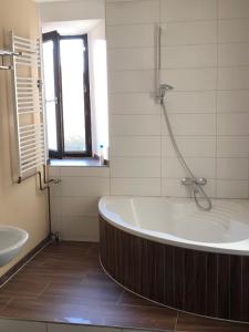 Ein Badezimmer in der Unterkunft Hotel Einstein