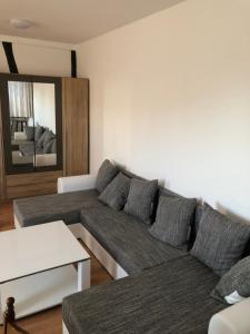 Ein Sitzbereich in der Unterkunft Hotel Einstein