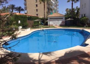 Basen w obiekcie M&J Benalmadena Retreat lub w pobliżu