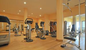 Het fitnesscentrum en/of fitnessfaciliteiten van Pestana Grand Ocean Resort Hotel