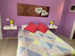 Łóżko lub łóżka w pokoju w obiekcie Alcalà Center A 5 minutos del paseo y playas