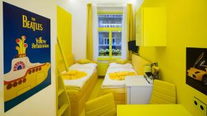 Posezení v ubytování Apartment COLOURS - your 7 colour experience in centre of Prague