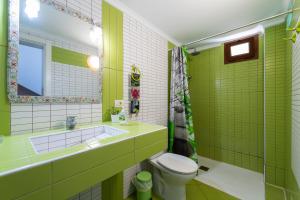 Kúpeľňa v ubytovaní Villa Canaria piscina jacuzzi jardín