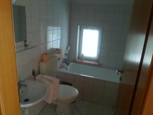 Koupelna v ubytování Penzion Zeleni Kakadu + 37 fotografií