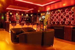 Hotel JSR Continental的休息区