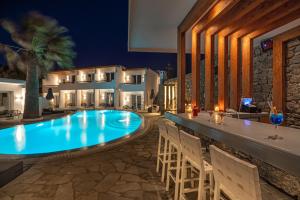 Bazén v ubytovaní Omnia Mykonos Boutique Hotel & Suites alebo v jeho blízkosti