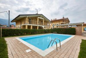 The swimming pool at or close to Apartment Alessandra
