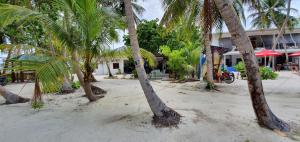 Gallery image of Surf Deck in Thulusdhoo