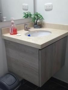Koupelna v ubytování Acogedor apartamento en Girardot, fresco y tranquilo