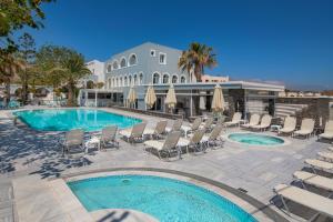 Piscina di Makarios Hotel o nelle vicinanze