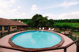 Piscina de la sau aproape de Agriturismo la Bicocca