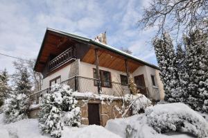Chata Mila iarna