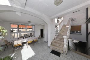 TV a/nebo společenská místnost v ubytování Apartments Vedrana