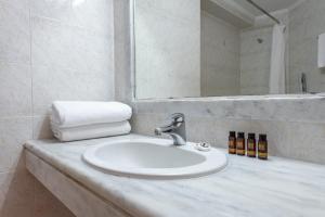 Koupelna v ubytování Sirene Beach Hotel