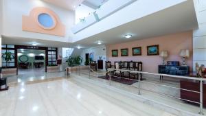 Vstupní hala nebo recepce v ubytování Sirene Beach Hotel
