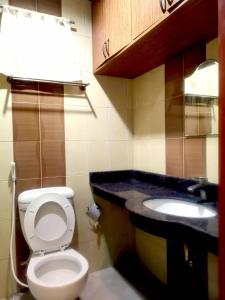 Koupelna v ubytování Connecting Flight Mactan Cebu Hostel