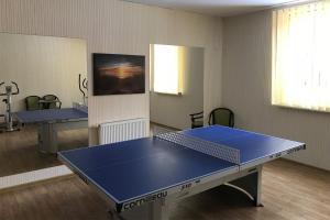Stolný tenis v ubytovaní Millennium Health Resort & Spa alebo v jeho okolí