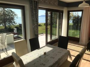 Khu vực ghế ngồi tại Balatonboglár - Golden Bridge Apartments +26 ảnh