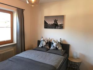Un pat sau paturi într-o cameră la Apartment Streifblick