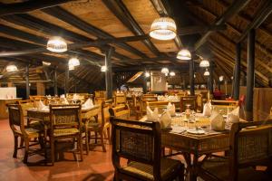 Restaurace v ubytování Kambiri Beach by Serendib
